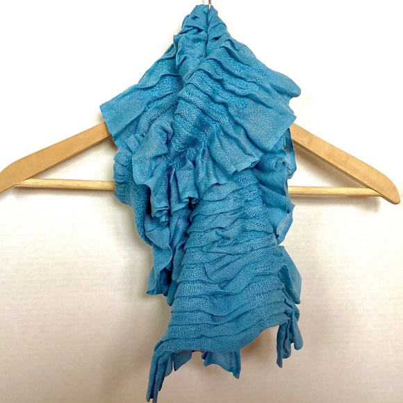 $20 Talbots Blue Scarf - Picture 3 of 6